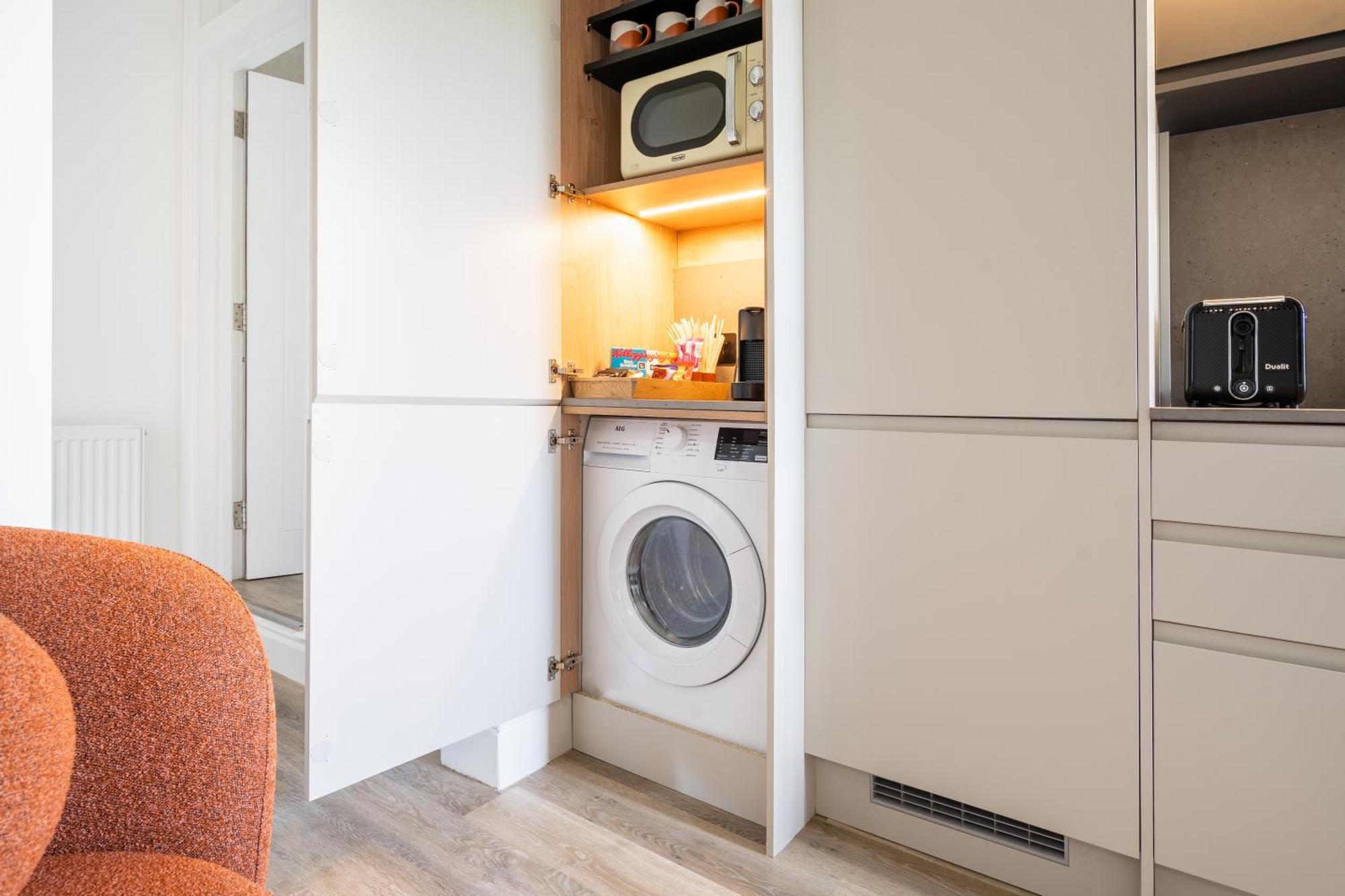 Newly Designed, 2Br Apt, 5Min From Northwood London Tube Station, Nato Hq, Ideal For Wembley, Warner Studio, Contractors Bagian luar foto